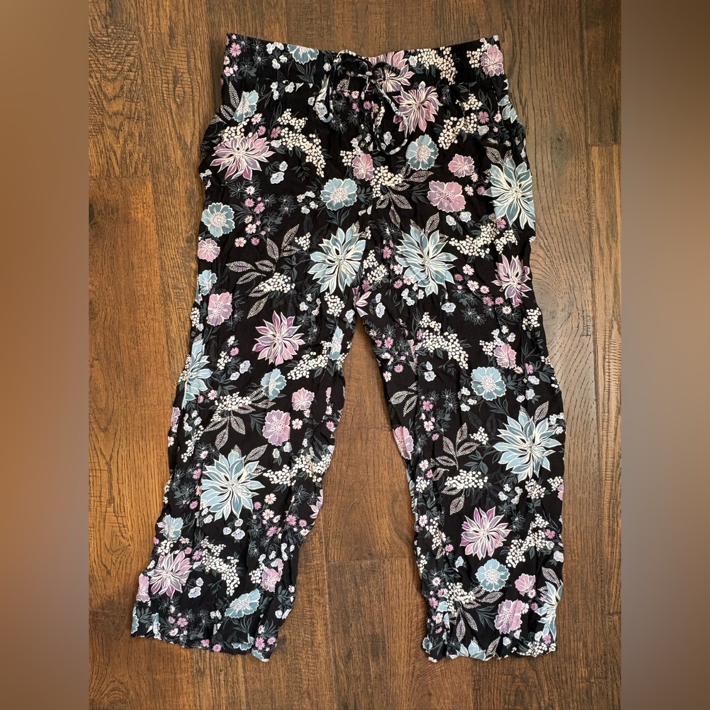 LOFT Flowy Capris with Floral Design